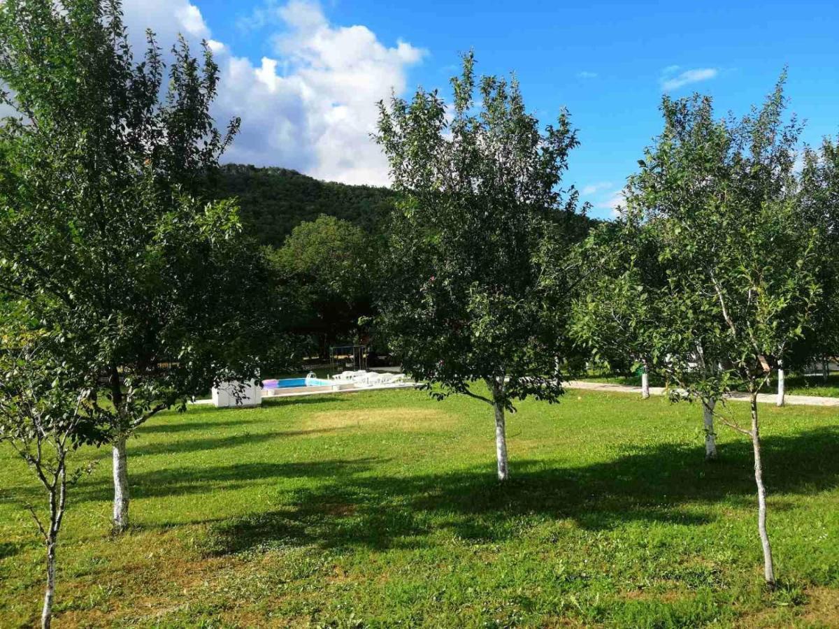 Holiday Home Adna บีฮัช ภายนอก รูปภาพ