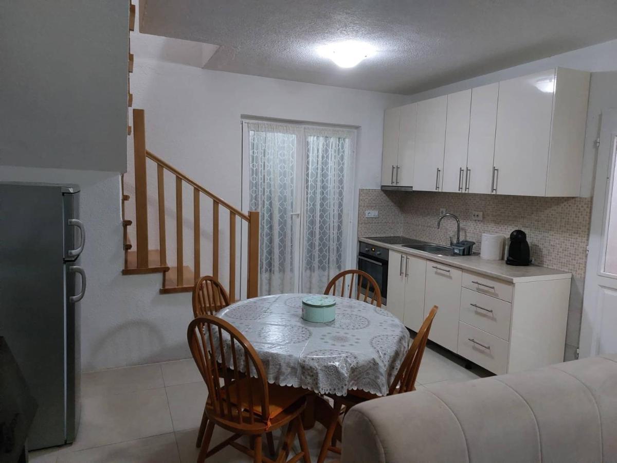Holiday Home Adna บีฮัช ภายนอก รูปภาพ
