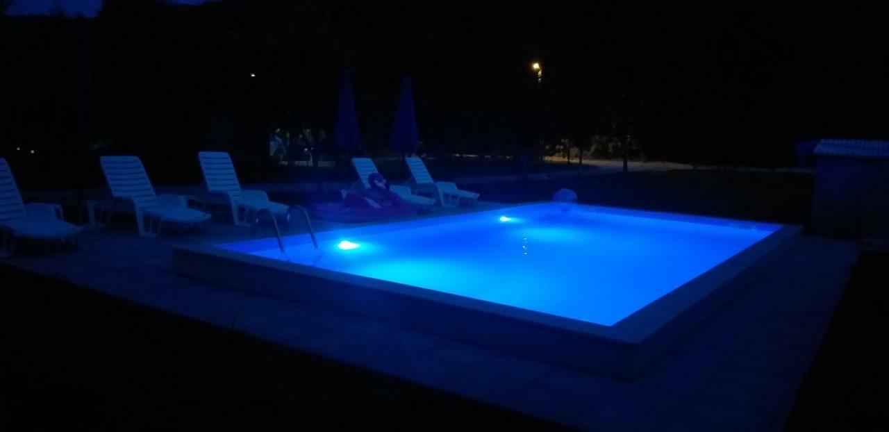 Holiday Home Adna บีฮัช ภายนอก รูปภาพ